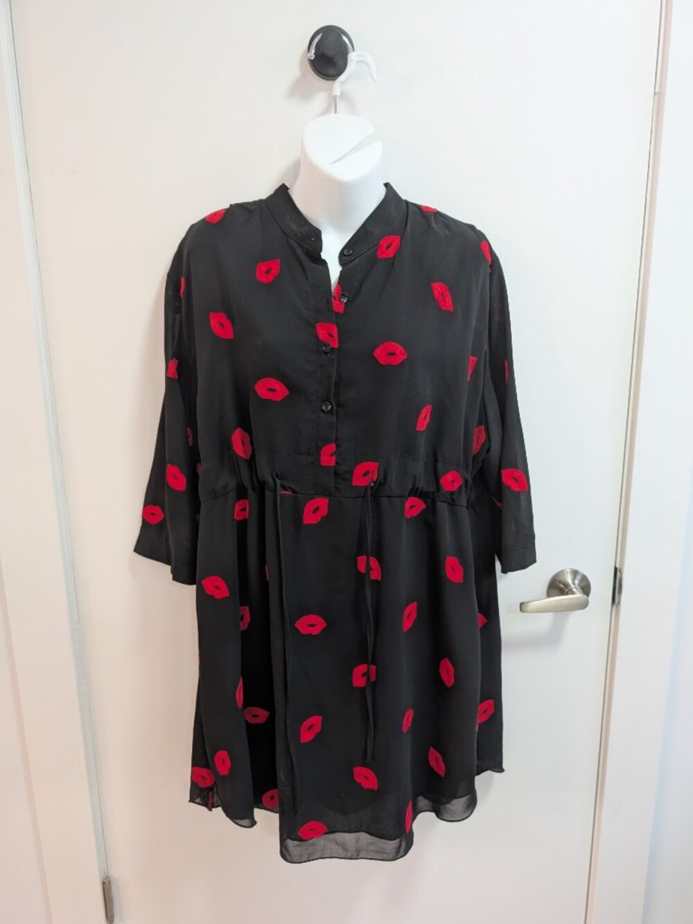 Black Tunic-Style Dress with Lips/Kiss Print